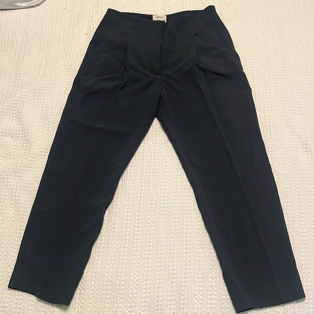 Wilfred chambray high rise pleated crepe pant. Grey/blue EUC